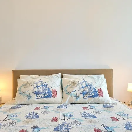 Alina View アパート *